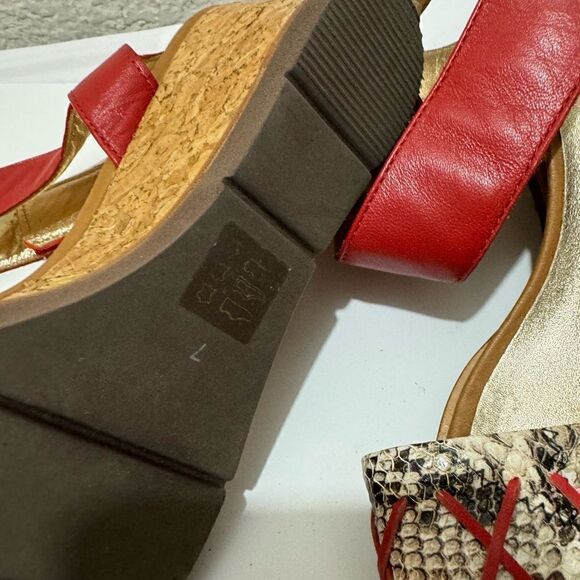 Marc Joseph Dyckman Strappy Red Leather Wedge Sandals - Picture 10 of 11